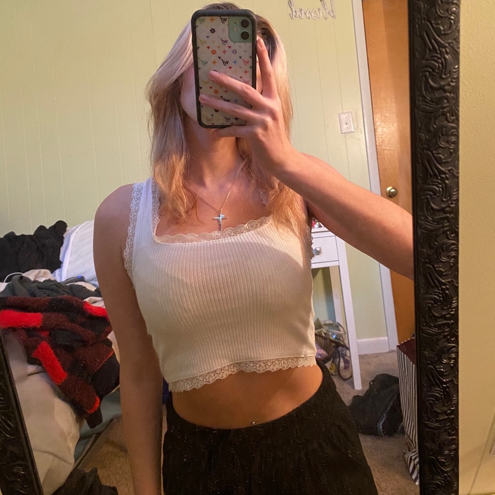 Solid white tank top/crop top
